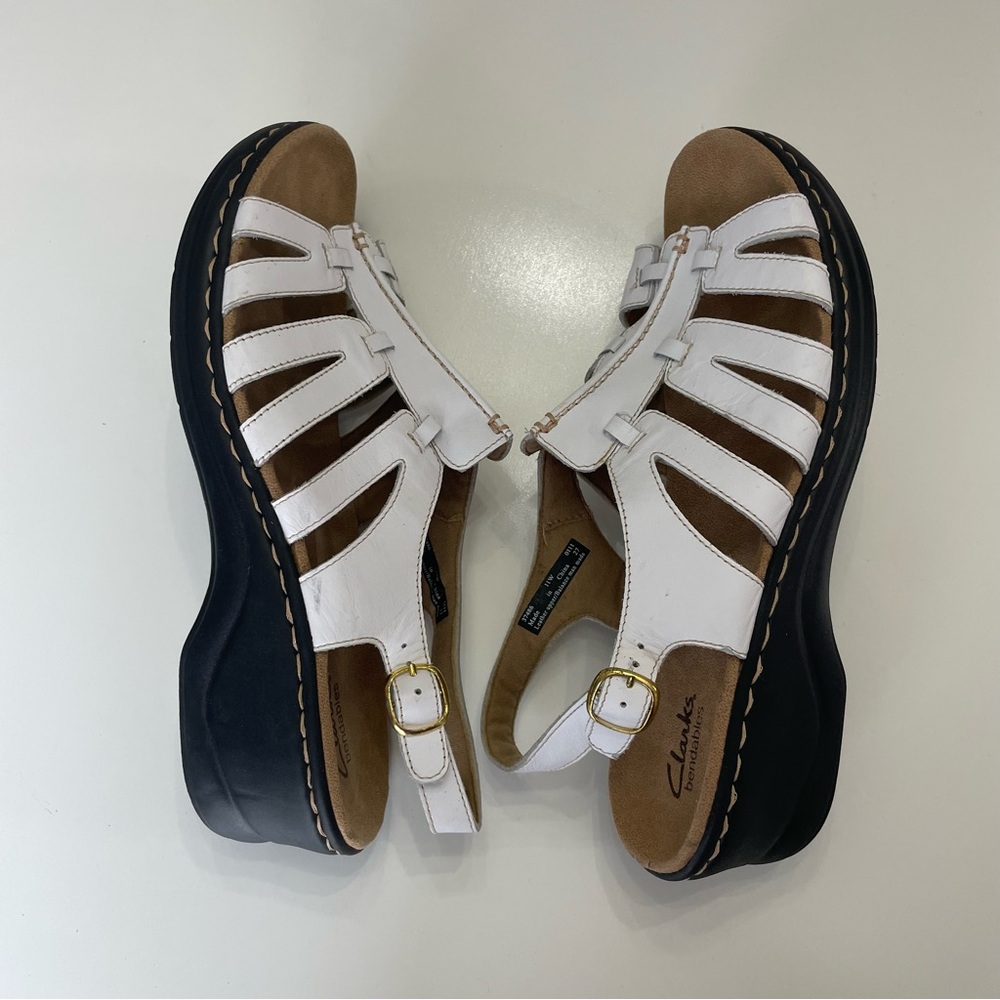 Clarks Lexi Marigold White Leather Fisherman Sandals, size 11W - Picture 6 of 9